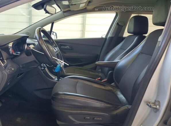 3GNCJPSB0KL349335 2019 CHEVROLET TRAX Silver 