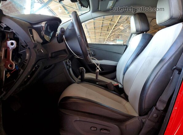 3GNCJPSB4HL222600 2017 CHEVROLET TRAX Red Vista interior delantera