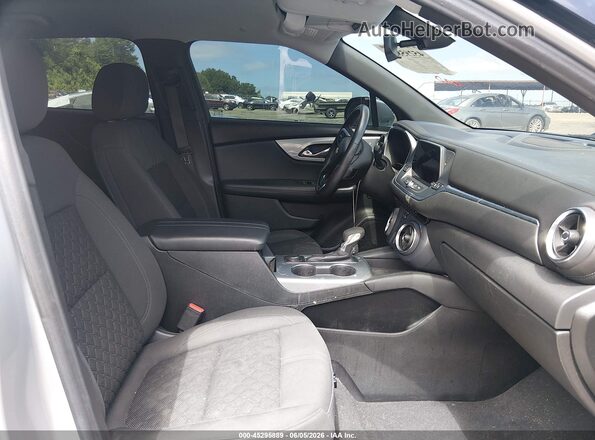 3GNKBBRA0MS503446 2021 CHEVROLET BLAZER Silver წინა სალონის ხედი