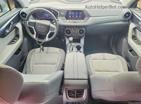 3GNKBBRA2MS567116 2021 CHEVROLET BLAZER Silver Vista del salpicadero