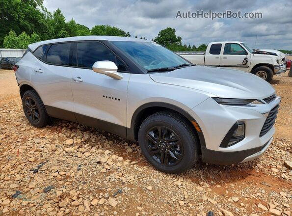 3GNKBBRA2MS567116 2021 CHEVROLET BLAZER Silver Delantero derecho