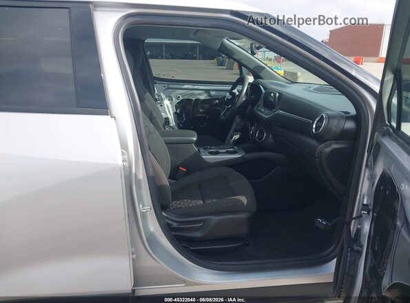 3GNKBBRA4MS545277 2021 CHEVROLET BLAZER Silver წინა სალონის ხედი