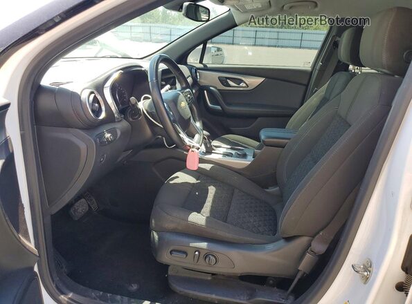 3GNKBBRA6LS642463 2020 CHEVROLET BLAZER Белый Вид салона спереди