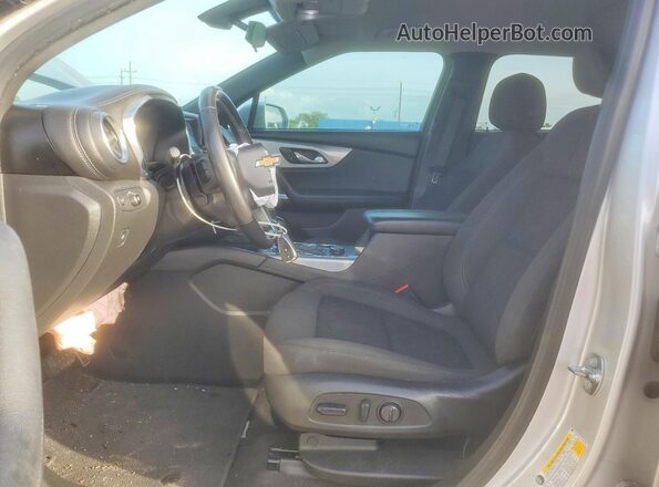 3GNKBBRA9LS652792 2020 CHEVROLET BLAZER Серебряный Вид салона спереди
