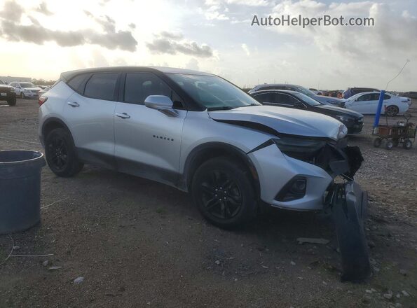3GNKBBRA9LS652792 2020 CHEVROLET BLAZER Серебряный Передняя правая четверть