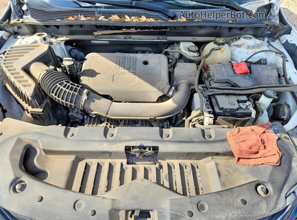 3GNKBCR41LS725167 2020 CHEVROLET BLAZER White Engine compartment view