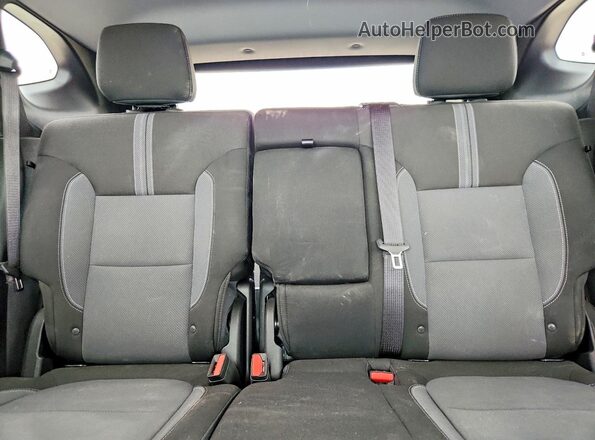 3GNKBCR42SS264107 2025 CHEVROLET BLAZER White Հետևի նստատեղերի տեսք