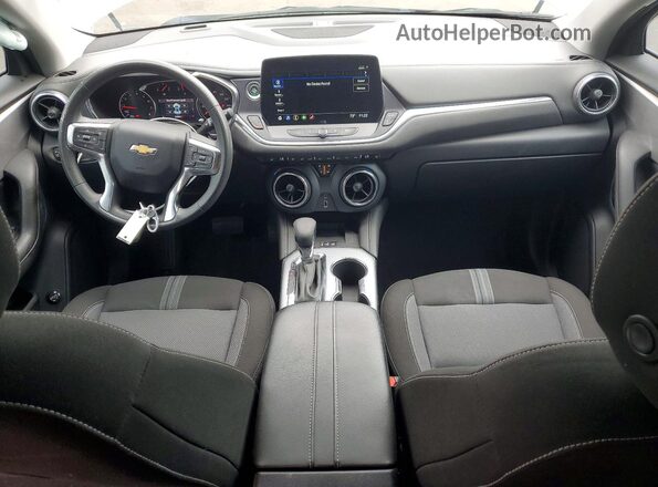 3GNKBCR44PS228006 2023 CHEVROLET BLAZER Gray Widok deski rozdzielczej