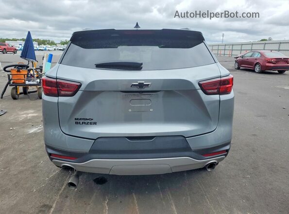 3GNKBCR44PS228006 2023 CHEVROLET BLAZER Gray Widok z tyłu