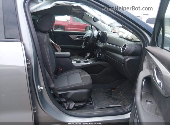 3GNKBCR45PS227589 2023 CHEVROLET BLAZER Gray Front interior view