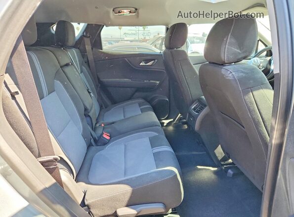 3GNKBCR45TS142651 2026 CHEVROLET BLAZER Silver Widok wnętrza z tyłu