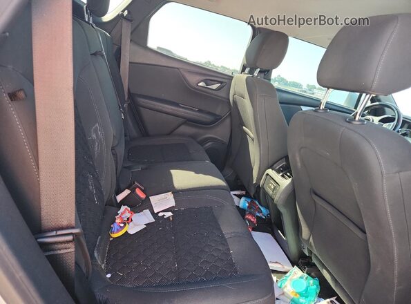 3GNKBCRS0KS694572 2019 CHEVROLET BLAZER Silver Rear interior view