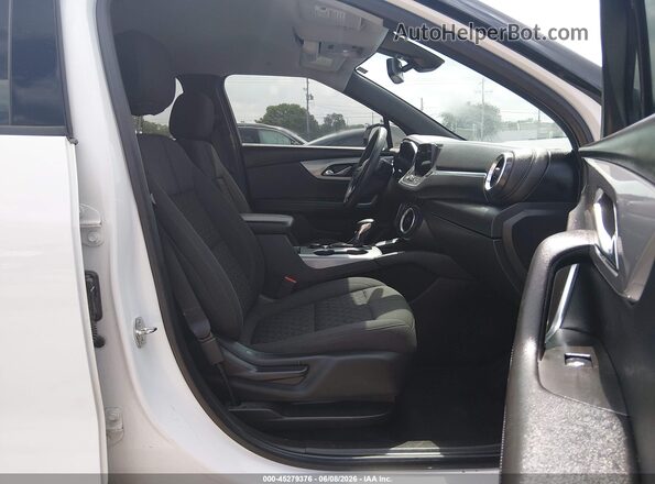 3GNKBCRS1MS539824 2021 CHEVROLET BLAZER Белый Вид салона спереди