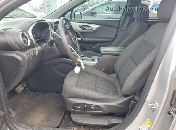 3GNKBCRS8MS556166 2021 CHEVROLET BLAZER Silver Vista interior delantera