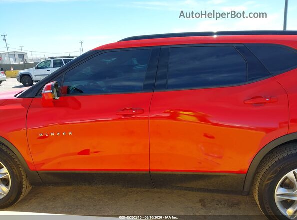 3GNKBDRS5MS538679 2021 CHEVROLET BLAZER Red 360 interior view