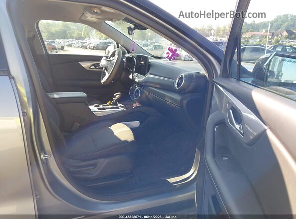 3GNKBHR40PS176886 2023 CHEVROLET BLAZER Gray Front interior view
