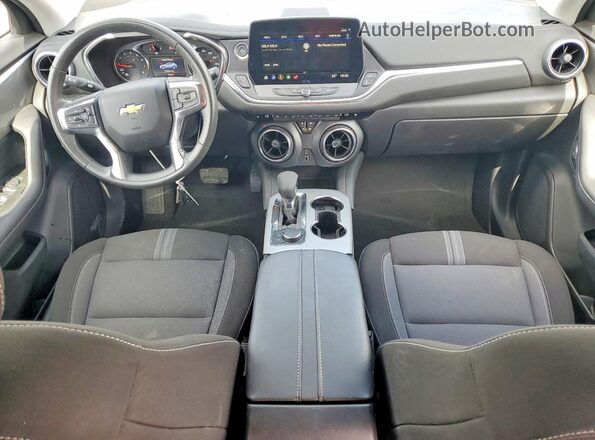 3GNKBHR42TS142345 2026 CHEVROLET BLAZER Silver Vista del salpicadero