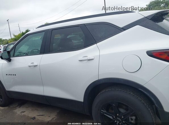 3GNKBHR48RS266421 2024 CHEVROLET BLAZER White Widok wnętrza 360 stopni