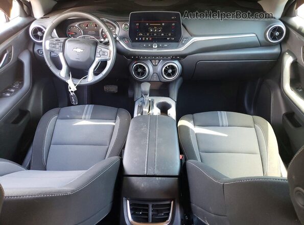 3GNKBHR49TS144416 2026 CHEVROLET BLAZER Silver Вид панелі приладів