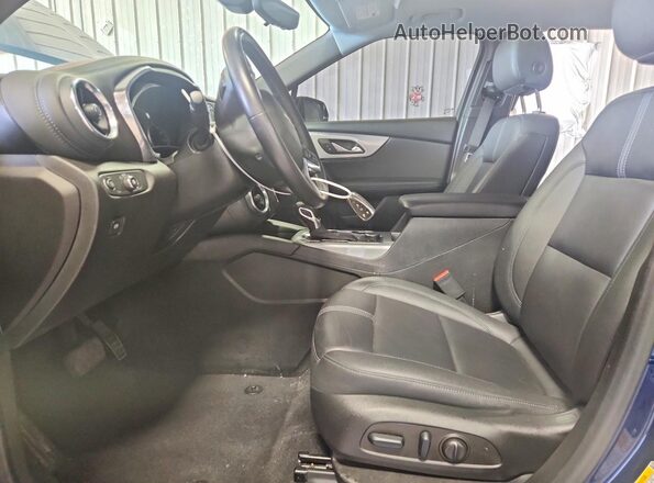 3GNKBJRS8NS201133 2022 CHEVROLET BLAZER Blue Front interior view