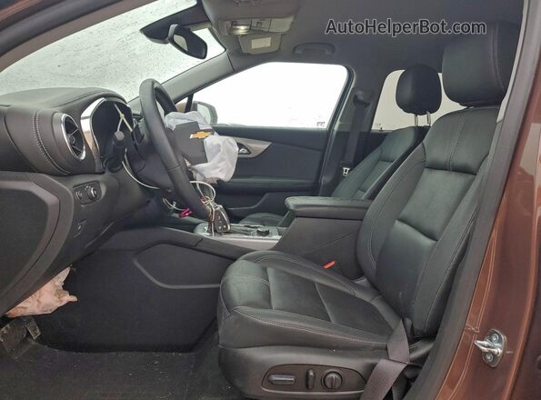 3GNKBJRS8PS195160 2023 CHEVROLET BLAZER Brown Front interior view