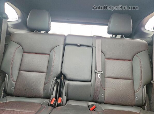 3GNKBKRS1MS573935 2021 CHEVROLET BLAZER Red Rear seats view