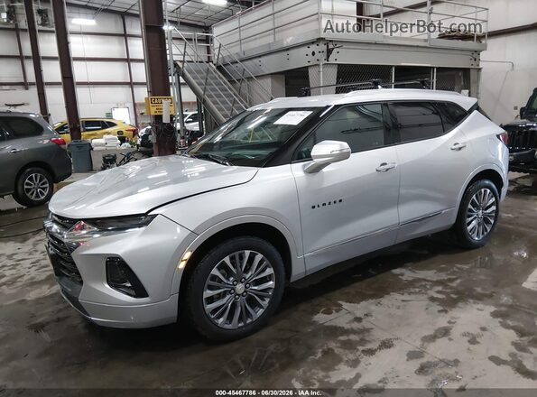3GNKBKRS8KS682082 2019 CHEVROLET BLAZER Серебряный Передняя левая четверть