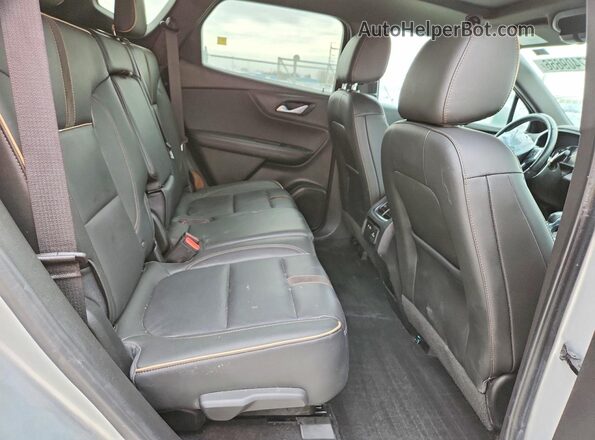 3GNKBLRS5LS626690 2020 CHEVROLET BLAZER Silver Vista de los asientos traseros