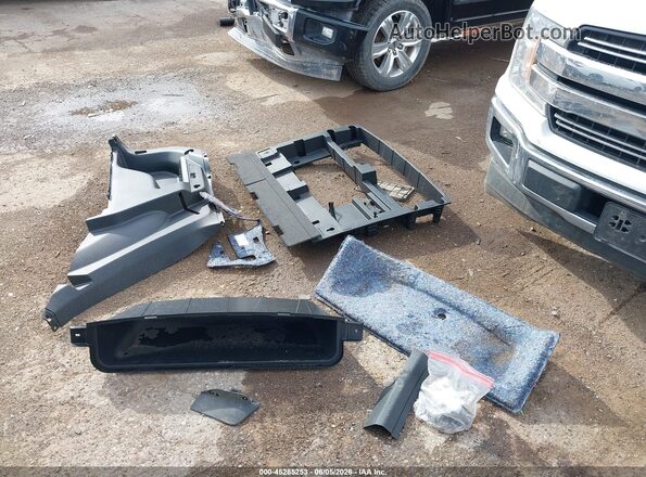 3GNKDBRM1SS243592 2025 CHEVROLET OTHER Gray ხელსაწყოთა პანელის ხედი