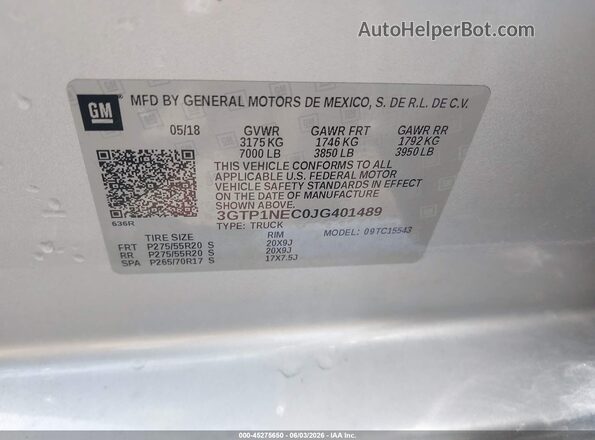 3GTP1NEC0JG401489 2018 GMC SIERRA Silver Engine compartment view