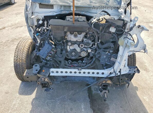 3GTPHCEK0SG282187 2025 GMC SIERRA White Widok wnętrza z tyłu