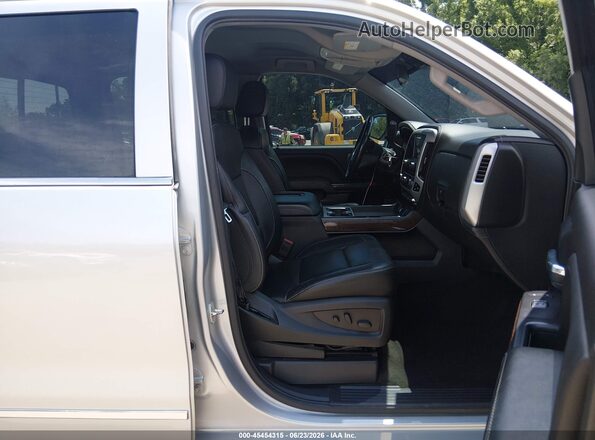 3GTU2NEC4JG439517 2018 GMC SIERRA Серебряный Вид салона спереди