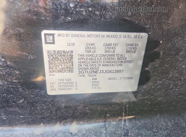 3GTU2NEJ3JG613897 2018 GMC SIERRA Black Widok komory silnika