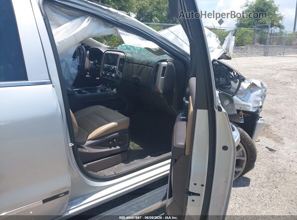 3GTU2PEJ7HG408671 2017 GMC SIERRA Silver Front interior view