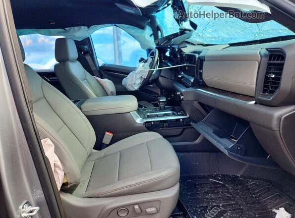 3GTUUDED3TG106516 2026 GMC SIERRA Серебряный Вид салона спереди