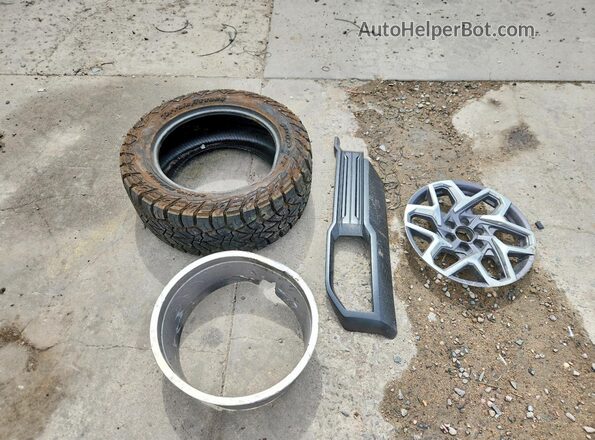3GTUUDED9PG176771 2023 GMC SIERRA Gray Вид підкапотного простору