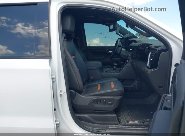 3GTUUEE87RG224294 2024 GMC SIERRA White Front interior view