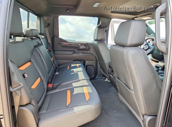 3GTUUEE87TG209544 2026 GMC SIERRA Black Vista de los asientos traseros