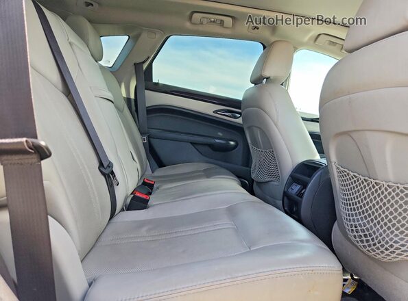 3GYFNBE34GS584636 2016 CADILLAC SRX Silver Rear interior view