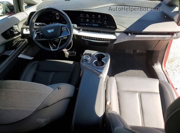 3GYK3BMR4SS265501 2025 CADILLAC OPTIQ Красный Вид панели приборов