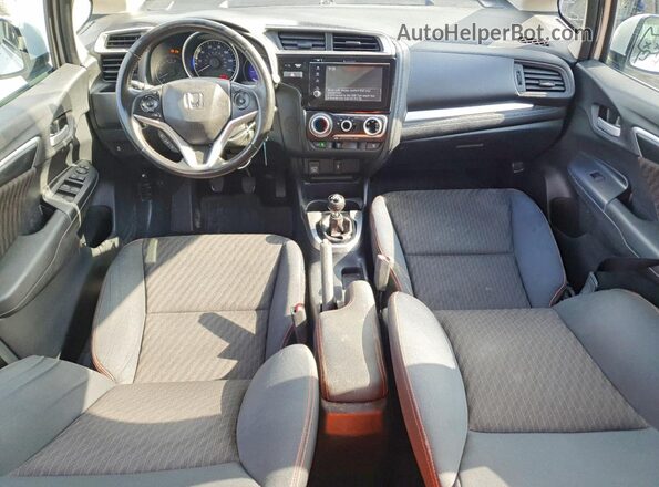 3HGGK5G60JM706790 2018 HONDA FIT White Dashboard view