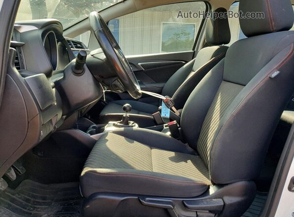 3HGGK5G60JM706790 2018 HONDA FIT White Front interior view