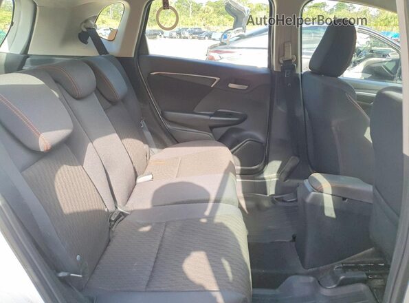 3HGGK5G60JM706790 2018 HONDA FIT White Rear seats view