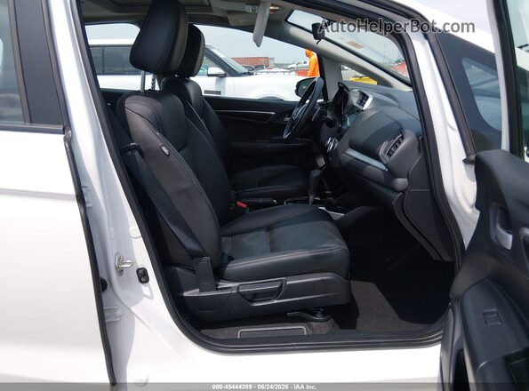 3HGGK5H00JM730582 2018 HONDA FIT White Front interior view