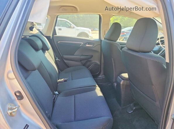 3HGGK5H43JM732717 2018 HONDA FIT Silver Вид задніх сидінь