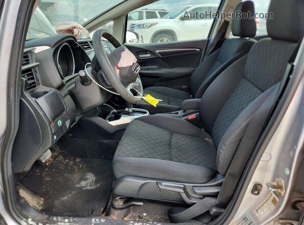 3HGGK5H54HM703620 2017 HONDA FIT Серебряный Вид салона спереди