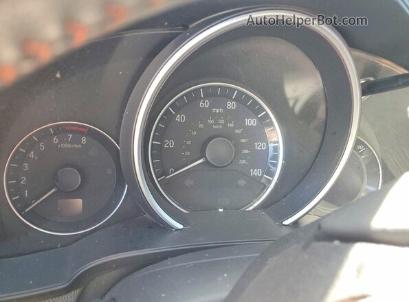3HGGK5H63JM707639 2018 HONDA FIT White Սարքավորումների վահանակի տեսք