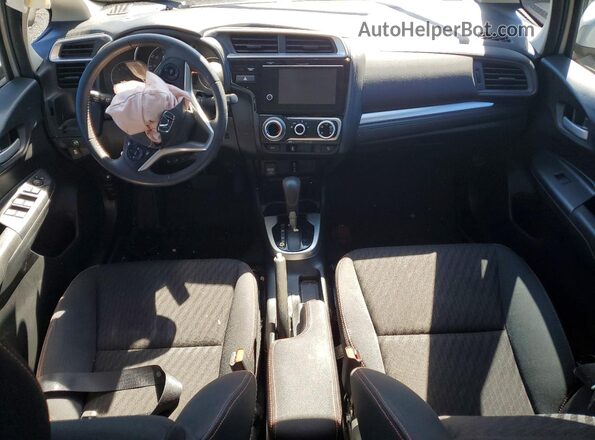 3HGGK5H63JM707639 2018 HONDA FIT White Առջևի վահանակի տեսք