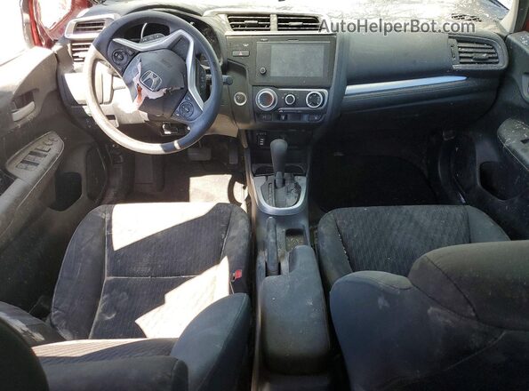 3HGGK5H80JM730118 2018 HONDA FIT Красный Вид панели приборов