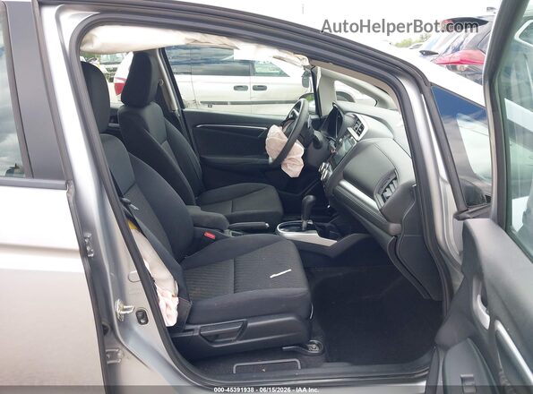 3HGGK5H82JM708167 2018 HONDA FIT Light Blue Front interior view